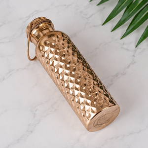 Flacon artisanal en cuivre pur à section intermédiaire en maille nid d'abeille, portable, pour voyage, design traditionnel - Product Image 5