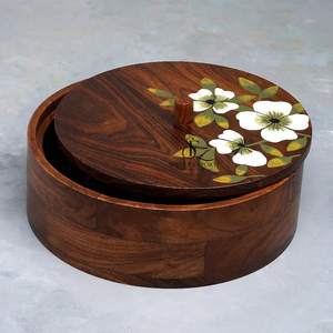 Boîte de service en bois avec motif floral peint à la main sur le couvercle, plat de service haut de gamme pour la cuisine et la décoration de table - Product Image 1