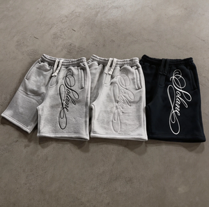 Shorts en coton streetwear pour homme, gris chiné, avec logo brodé en écriture gothique, style décontracté - Product Image 2