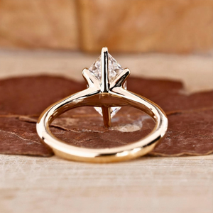 Anillo de Compromiso Solitario con Corte Marquesa, Oro Amarillo de 14K, Engaste de Puntas, Diamante Cultivado en Laboratorio, Anillo Minimalista de Lujo Unisex - Product Image 4