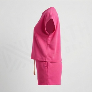 Ensemble décontracté 2 pièces pour femme : T-shirt rose uni à manches courtes en maille et short au-dessus du genou, coupe ample, idéal printemps-été - Product Image 3
