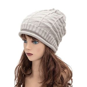 Berretto Unisex Morbido con Lavorazione a Maglia in Rilievo, Accessorio Comodo e Alla Moda - Product Image 3