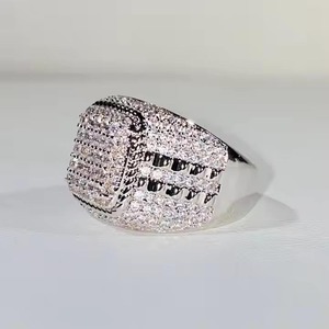 Anillo de Moissanita Premium Estilo Hip Hop, Anillo Unisex Brillante para Uso Diario y Ocasiones Especiales, de la India, para Bodas - Product Image 2