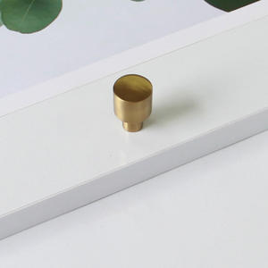 Pomo Moderno de Aleación de Zinc para Muebles, Acabado Oro Cepillado, Minimalista, Duradero y Ecológico, Tirador para Cajones de Cocina, Baño, Dormitorio y Armario - Product Image 3