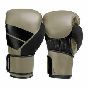Guantes de Boxeo RC Fitness Wear de 10oz, 12oz, 14oz y 16oz, Cierre de Gancho y Bucle de Cuero, Logotipo Personalizado, Construcción Duradera para Profesionales - Product Image 3