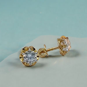 Elegantes Pendientes de Diamantes en Oro de 22K con Engaste Clásico, Joyería Minimalista y Elegante para Mujer, Uso Diario - Product Image 2