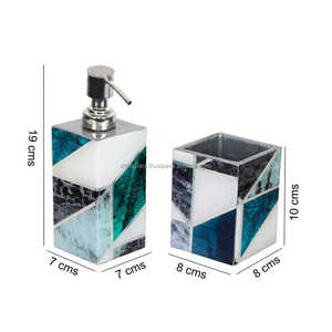 Ensemble d'accessoires de salle de bain en résine imprimée florale imperméable peints à la main, kit d'organisation de salle de bain élégant pour la vanité et les comptoirs - Product Image 4