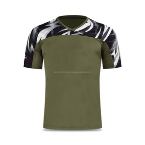Camiseta de Fútbol para Hombre, Cuello en V, Color Negro con Estampado de Llamas Amarillas y Naranjas, Manga Corta, Absorbe la Humedad, Corte Atlético, para Todas las Temporadas - Product Image 4