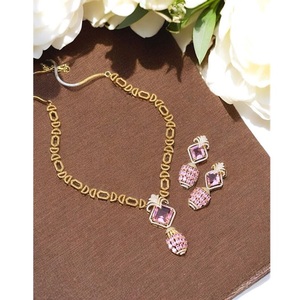 Conjunto de collar de moissanita chapado en oro de alta calidad con aretes, colección para bodas y fiestas para mujeres. - Product Image 1