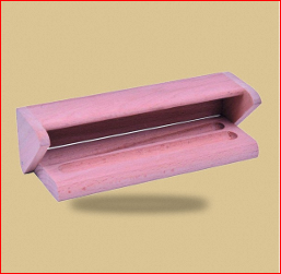 Boîte à crayons et stylos en bois faite à la main, boîte cadeau pour fournitures scolaires avec logo personnalisé - Article promotionnel pour la rentrée scolaire/la remise des diplômes - Product Image 6