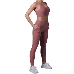 Ensemble de yoga pour femmes en marque propre, 2 pièces, mode sportive, taille élastique, ensemble de yoga personnalisé, vêtements de sport pour femmes, ensembles de yoga pour l'entraînement - Product Image 3