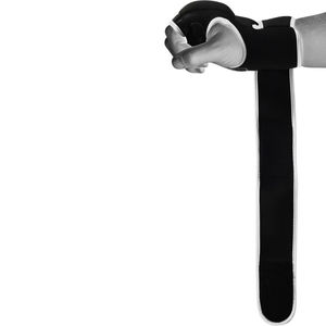 Bandages de boxe personnalisés de qualité supérieure, design de logo personnalisé, coton respirant écologique, colle à l'oxyde de zinc, fabriqué au Pakistan - Product Image 2