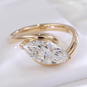 Bague de fiançailles en moissanite taille marquise, bague en or sertie de pierres, bague solitaire unique pour femme, bague de mariage minimaliste moderne - Product Image 6