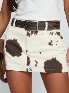 Falda de cuero con estampado de vaca, estilo moderno Y2K, minifalda con estampado de vaca estilo western para mujer, faldas de moda estilo cowboy core - Product Image 5