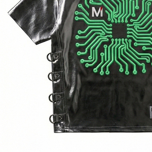 T-shirt oversize streetwear futuriste haute couture avec impression circuit, style techwear urbain MALUZA INDUSTRIES - Product Image 2