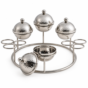 Ensemble de service de luxe en argent pour fruits secs avec 4 bols en acier martelé à couvercle, support rond en métal et porte-cuillères pour dattes et desserts - Product Image 1