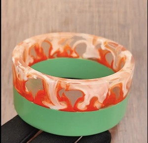 Bracelets en résine faits à la main, accessoires de mode haut de gamme pour femmes, qualité export, impression numérique unie, vente en gros - Product Image 3