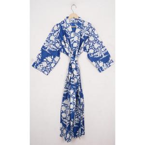 ชุดนอนผู้หญิงลายดอกไม้ฤดูหนาว คอวี ปิดด้วยเชือกผูก แขนสามส่วน ระบายอากาศได้ดี ผ้าฝ้าย 100% ชุดเซ็ต - Product Image 2