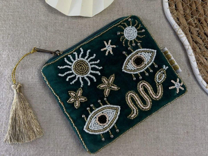 Monederos de Cuentas Vintage con Patrones Intrincados Hechos a Mano, Bolsitas Portátiles de Cuentas de Semillas con Artesanía - Product Image 1