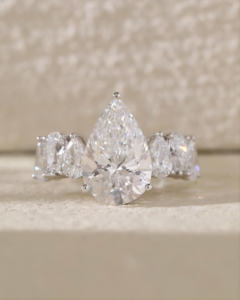 Anillo de Compromiso/Boda de Diamantes Amarillos en Oro de 14K, Estilo Vintage para Mujer, Corte Pera, Diamante Cultivado en Laboratorio, Clásico, Certificado IGI - Product Image 1