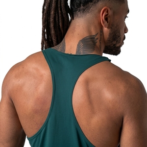 Camiseta sin mangas de punto acanalado verde para hombre, 100% poliéster, transpirable, cuello redondo, color liso, estilo casual urbano, con logo frontal - Product Image 5