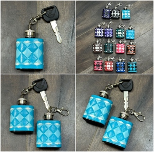 Wholesale Portable Mini Hip Flask with Checkered Leather Cover Keychain Clip Pocket Bottle Compact Travel Gift for Men Women - Product Image 3