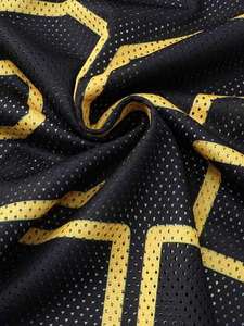 Maillot de football américain streetwear oversize noir en maille respirante à col en V, personnalisable, coupe courte et carrée, sublimé - Product Image 3