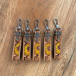 Porte-clés personnalisé en cuir véritable vintage très vendu Porte-clés en cuir usiné à la main durable et à la mode - Product Image 3