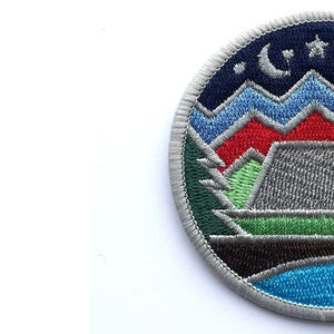 Insignias Bordadas Personalizadas con Logotipo, Precio de Fábrica, OEM Disponible, Venta al Por Mayor, Nuevo Diseño, Bordado a Mano, Termoadhesivas, en Tela - Product Image 4