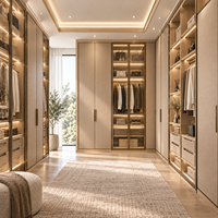 Système de dressing en cuir raffiné avec finition haut de gamme et armoires sur mesure pour projets hôteliers et d'aménagement d'espaces complets