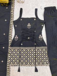 Conjunto de diseñador listo para usar: Top y dupatta de tela de seda Vichitra con bordado de lentejuelas, trabajo Dori y Jari, y pantalón Farshi Salwar. - Product Image 6