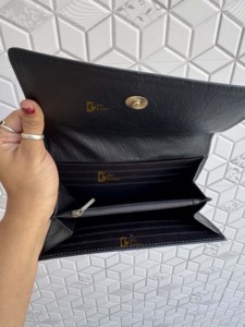 Bolso de Mano de Cuero Tallado a Mano, Elegante Bolso de Mano con Patrón a Cuadros Blanco y Negro, con Correa para la Muñeca, Estilo Occidental, para Uso Diario de Mujeres - Product Image 6
