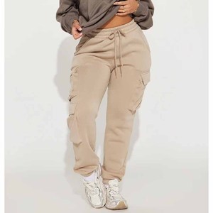 Pantalones Deportivos de Felpa para Mujer, Color Beige, 300 GSM, con Bolsillos Tipo Cargo, Hechos a Medida, Estilo Urbano, Ecológicos, para Verano - Product Image 3