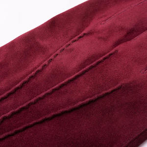 Guantes Térmicos de Piel de Oveja Color Borgoña para Mujer - Elegantes, Suaves y Cálidos para Invierno, con Diseño de Botón en la Muñeca, para Fiestas y Actividades al Aire Libre - Product Image 2