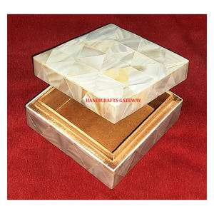 Caja de Joyería de Madera de Alta Calidad con Diseño Artesanal, Color Morado, Forma Cuadrada, para Guardar Collares - Product Image 4