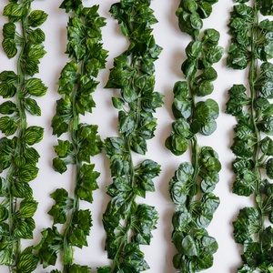 Decoración de Interior para Boda y Navidad/Halloween, Hiedra Artificial Colgante de Pared, Flores Realistas Impermeables - Product Image 1