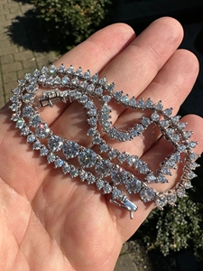 สร้อยคอและกำไลข้อมือแบบ Cuban Link สำหรับผู้ชาย เงินแท้ 925 ประดับเพชร VVS Moissanite ระยิบระยับ - Product Image 5