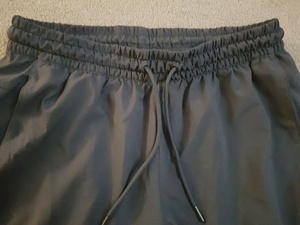 Short de sport décontracté et écologique pour homme, poches zippées, anti-rides, élastique, taille moyenne, vêtements d'entraînement pour la course à pied - Product Image 3