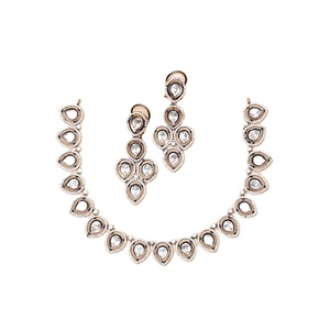 Oferta Increíble en un Glamuroso Juego de Joyería de Plata de Ley 925 con Collar y Aretes con Forma de Pera y Detalles en Borde - Product Image 1