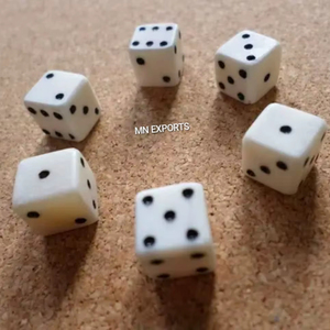 Jeu de dés en os artisanal, dés de jeu en os naturel, dés en os de style vintage, jeu de dés en os traditionnel - Product Image 1