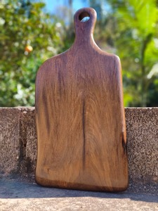 Planche à découper carrée en bois Linea Exports Inc avec poignée en bois, épaisseur 1,3 cm, compatible lave-vaisselle, non toxique et facile à nettoyer - Product Image 4