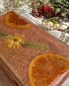 Pochette florale en résine : Sac d'art botanique avec fleurs véritables, fait sur mesure - Product Image 4