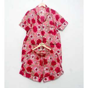 Conjunto de pijama de algodón 100% hecho a mano en India, transpirable, estampado a mano, estilo vintage, ropa de dormir corta para mujer. - Product Image 6