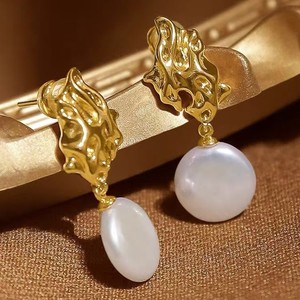 Boucles d'oreilles pendantes de style baroque vintage de Hong Kong, perles d'eau douce naturelles haut de gamme, boutons irréguliers en forme de bouton, luxe - Product Image 1