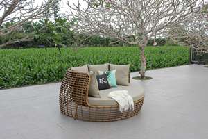 Chaise longue de luxe MONICA pour l'extérieur, lit de repos rond pour se détendre au bord de la piscine - Product Image 5