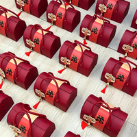 Sac cadeau de luxe haut de gamme en tissu brodé rouge avec pompon en bambou et pelliculage mat – Emballage pour Ramadan, Nouvel An chinois, mariage et fêtes