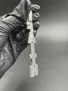 จี้ชื่อแบบตั้งแนวตั้งประดับเพชรโมอิสซาไนต์สำหรับผู้ชาย สไตล์ฮิปฮอป หรูหรา ชุบโรเดียม เงินแท้ 925 ตัวอักษรประดับเพชร - Product Image 2