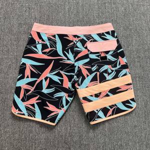 Shorts de bain décontractés pour hommes, taille mi-haute, imprimé floral, en tissu peigné Spandex/Polyester, séchage rapide, respirant, imperméable, pour l'été et la plage - Product Image 5