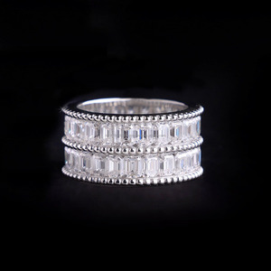 Anillo de Eternidad Ancho con Doble Hilera de Diamantes Moissanite Corte Esmeralda, el Mejor Regalo de Aniversario para Esposa, Joyería de Plata Esterlina 925 - Product Image 1