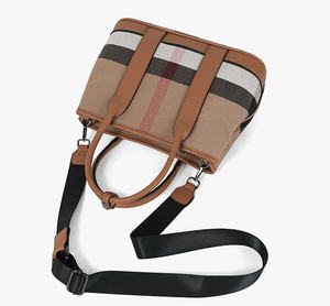 Bolso de mano con revestimiento de lona de diseñador de lujo de primera calidad, bolso de hombro con letras de doble cara de gran tamaño para mujer - Product Image 4